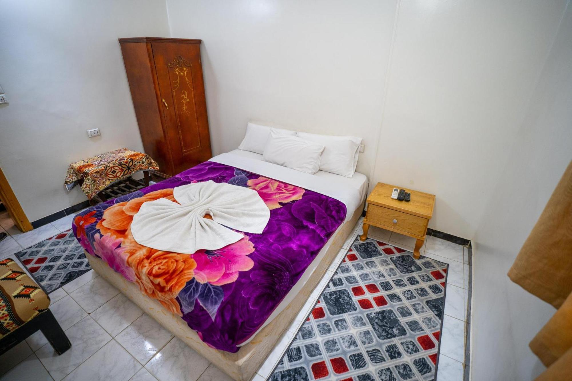 Venus Hotel Luxor 日本人 大歓迎 Exteriör bild