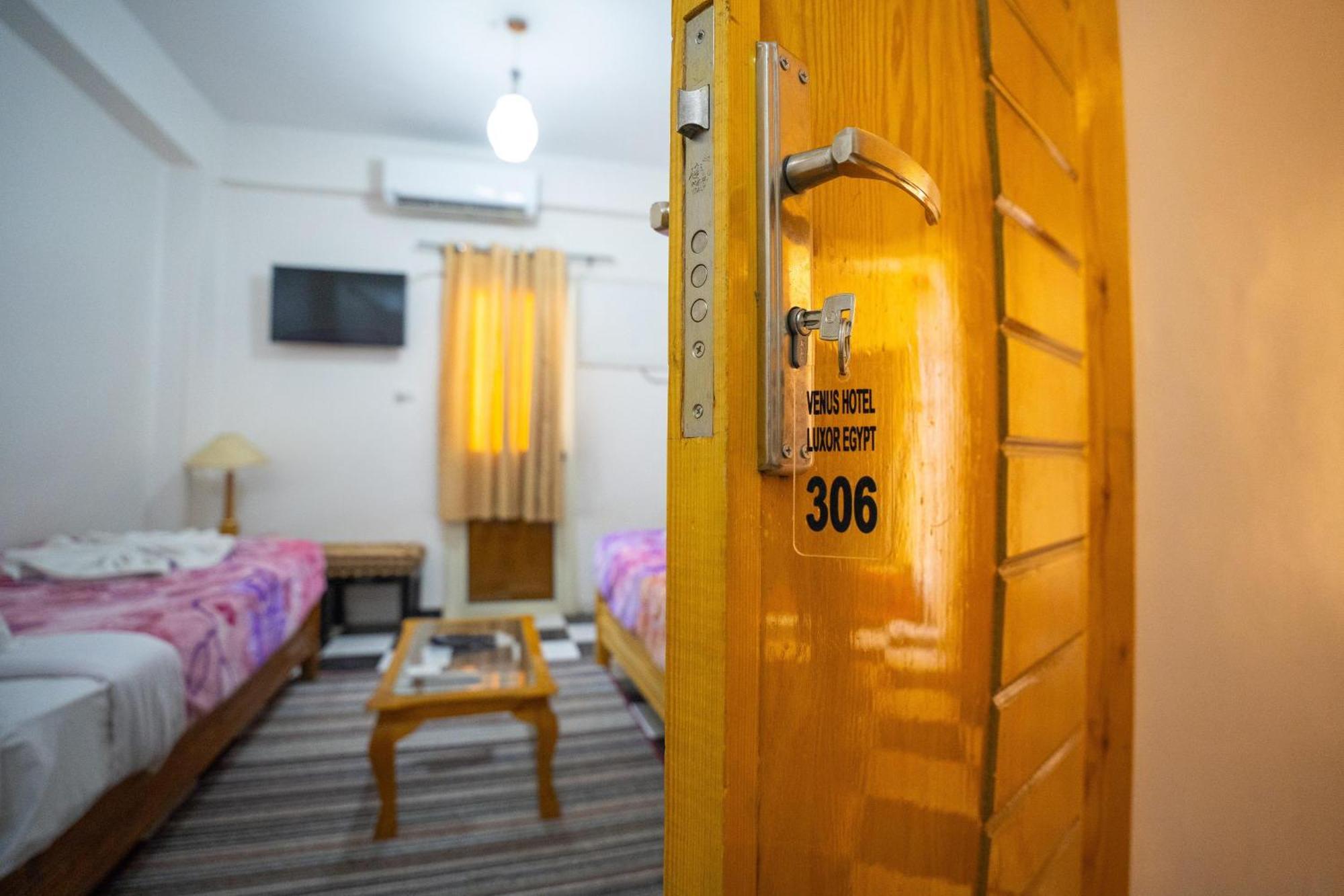 Venus Hotel Luxor 日本人 大歓迎 Exteriör bild