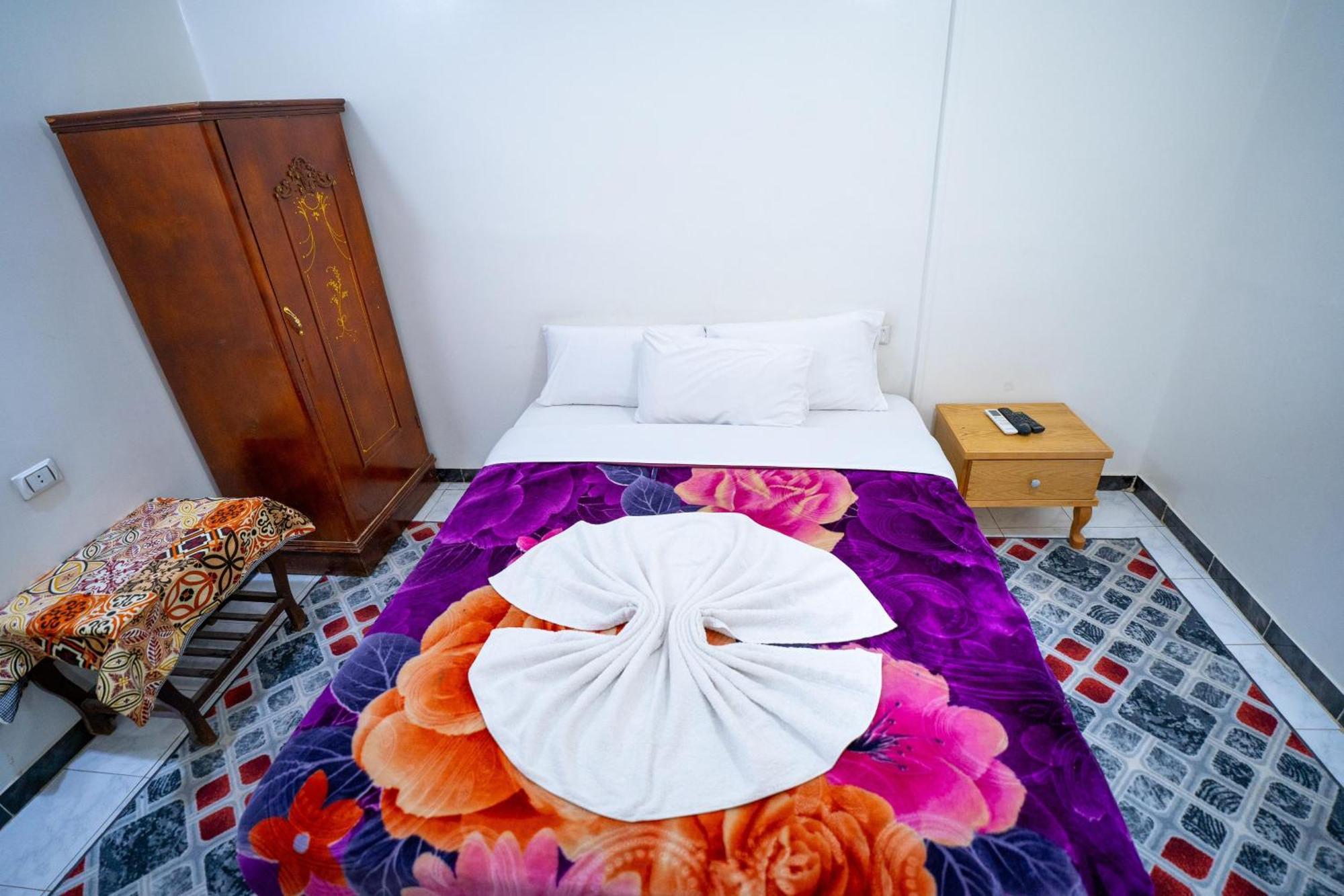 Venus Hotel Luxor 日本人 大歓迎 Exteriör bild